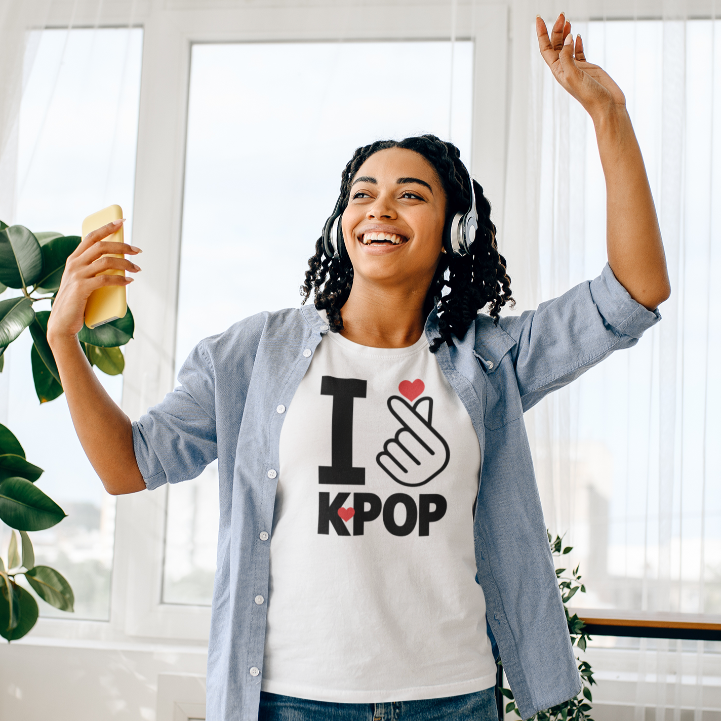 I Finger Heart K-Pop- Light Unisex Ultra Cotton T-Shirt - Hot Like Kimchi